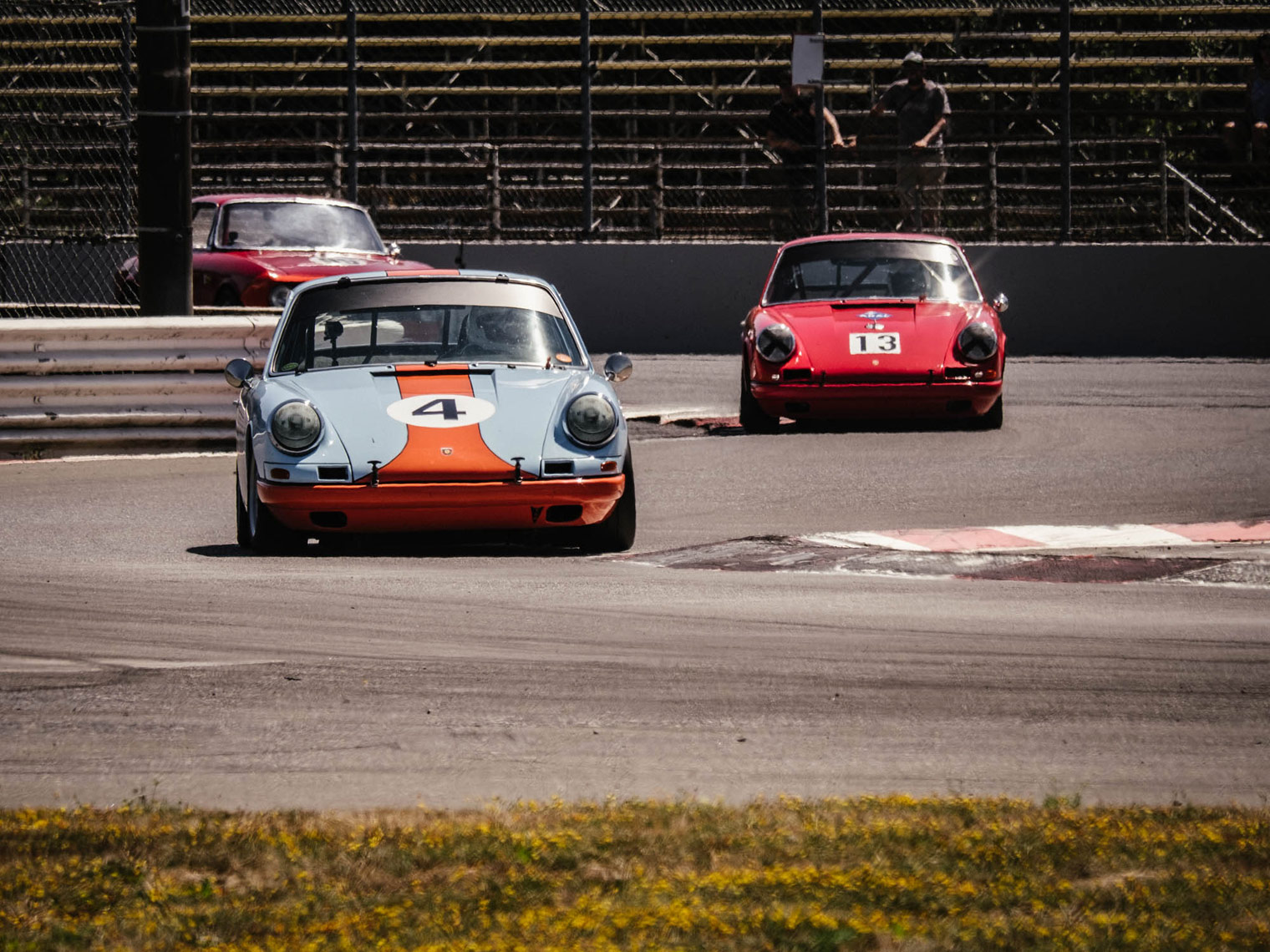 Porsches racing at the rose cup races